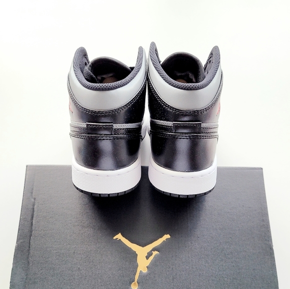 Nike Air Jordan 1 Mid Black Gym Red Particle Grey (GS) Youth 6 - Picture 4 of 6
